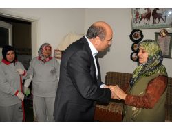 Başkan Ok, Bayram Öncesi Evleri Temizlenen Yaşlıları Ziyaret Etti