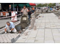 Belediyeden Ankara Caddesi Üzerindeki Sokaklarda Özel Kaldırım