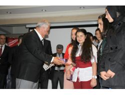 Çubuk'ta Bilgi Evi'nin Başarılı Öğrencileri Ödüllendirildi