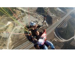 Panik Atak Genç Gökyüzünde Pankart Açtı