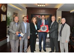 Muhtarlardan Başkan Ak'a Teşekkür Plaketi
