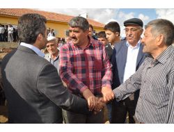 Bayramı Arifesinde Kurban Pazarında Kıyasıya Pazarlık