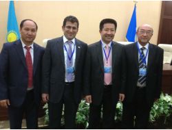 Özbek Profesörden Ortak Dil Çağrısı