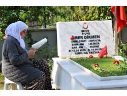 Şehitlikte Duygu, Gözyaşı Ve Dua Birarada