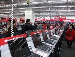 Teknoloji Marketinin Açılışına Yoğun İlgi