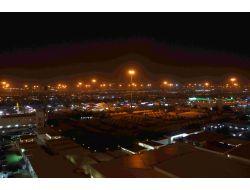 Hacı Adayları Arafat’ta Geceyi Dua Ederek Geçiriyor