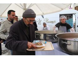 Kavurma Dağıtılan Bayramlaşma Törenine Halk Yoğun İlgi Gösterdi