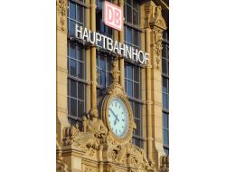 Dakikliğinden Taviz Vermeyen Trenler Saatler Geri Alınınca Bekleyecek