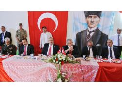 Osmaniyeliler Cumhuriyet Meydanı'nda Bayramlaştı