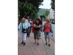 Turistler, Boş Sokaklarda Şehir Turu Yaptı