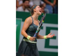 Serena Williams Azarenka'ya Da Acımadı