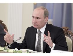 Putin: Müslümanlara Hakaret Eden Yapımcı Da Pussy Riot Da İçerde