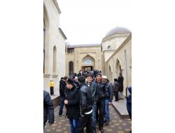 Kiev’de Bayrama Cuma Günü Başlayanlar Ar Rahma Camiinde Buluştu