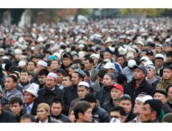 Bişkek’te Cemaat Meydanlara Sığmadı