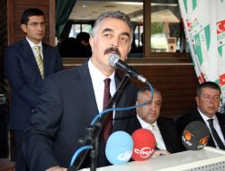 Büyükataman: Pastanede Cumhuriyeti Kutlayacakmış, Sanki Doğum Gününü Kutluyor