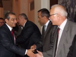 "Senin Chp Otobüsünde Ne İşin Var"