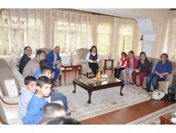 Yuva Çocuklarının Ziyareti Vali Aydın'ı Duygulandırdı