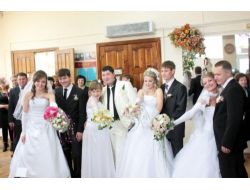 Rusya’da 4 Erkek Kardeş Aynı Gün Evlendi