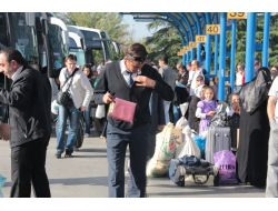 Otobüsler Hem Yolcu Hem Kurban Eti Taşıyor