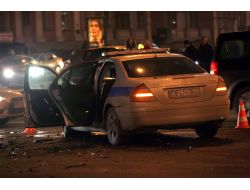 Moskova’da Sarhoş Polis, Polis Aracına Çarptı