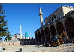 Mevlana Türbesi'nin Çevresi Güzelleşiyor
