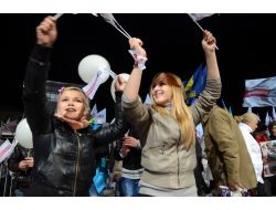 Ukrayna’da Seçim Öncesi İkdidar Ve Mufalefet Birlikte Meydana İndi