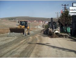 Lalahan’da Yol Açma Çalışmaları Devam Ediyor