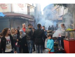 Güneşin Yüzünü Göstermesiyle Vatandaş Kendini Sokağa Attı