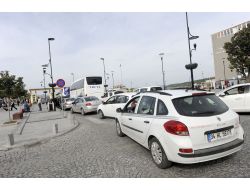 Çanakkale’de Feribot Kuyruğu Başladı