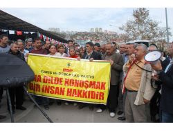 Polis, Bdp'lilerin Ak Parti'nin Önüne Siyah Çelenk Koymasına İzin Vermedi