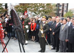 Chp, Alternatif Çelenk Töreni Yapmadı!