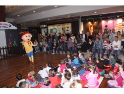 Bayramın Son Gününde Vatandaşlar Avm’lere Akın Etti