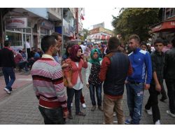 'Kızlar Bayramı' Renkli Görüntülere Sahne Oldu