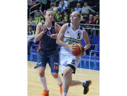 Kadınlar Basketbolda Fenerbahçe, Mersin Büyükşehir Belediyesi'ni 77-54 Yendi
