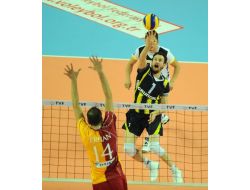 Filenin Derbisinde Galatasaray, Fenerbahçe Grundig'i 3 - 1 Yendi