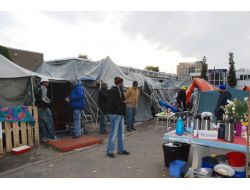 Hollandalı Türkler Bayramda Sokakta Kalan Mültecileri De Unutmadı