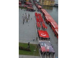 İzmir'de Chp'li Vekillerin Protestosu Cumhuriyet Bayramı'na Gölge Düşürdü