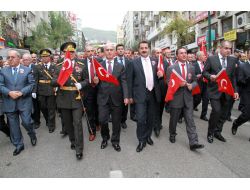 Bakan Çelik: Cumhuriyet Bayramı'nı Hizip Konusu Yapmayalım