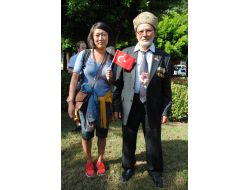 Güney Koreli Öğretmen, Kore Gazisini Ziyaret Ederek Minnettarlığını İletti