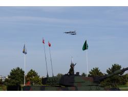 Gül İlk Defa Eşiyle  Resmigeçite Katıldı