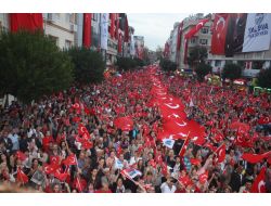 Yalovalılardan Bayramda Büyük Bayrak Yürüyüşü