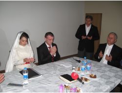 İslamiyeti Araştırırken Tanıştığı Yunus İle Evlenerek Müslüman Oldu