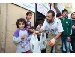 İhh, Hatay’daki Suriyelilere 2 Bin Paket Kurban Eti Dağıttı