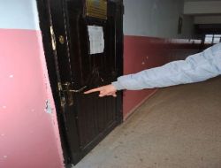 Okula Giren Hırsızlar Kendilerini Kaydeden Kamera Ve Kayıtları Çaldı