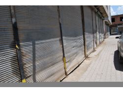 Esnafa Zorla Kepenk Kapattırdılar