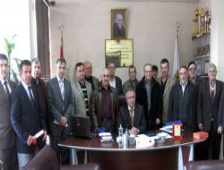 Şehir Plancısı Başkana Mahalle Sakinleri Tarafından Plaket Verildi