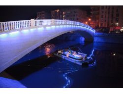 Pis Kokusuyla Gündeme Gelen Asi Nehri'nde Artık Tekne Turları Yapılıyor