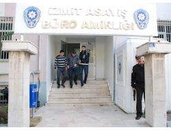 Yakıtları Bitince Tır'ın Deposundan Benzin Çaldılar