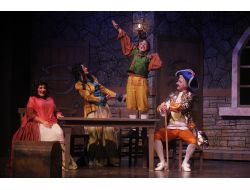 Balkondan Düşen Minik Eylül İçin 18 Günde Oyun Sahnelediler