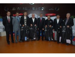 Belediye Amatör Spor Kulüpleri'ne Malzeme Yardımında Bulundu